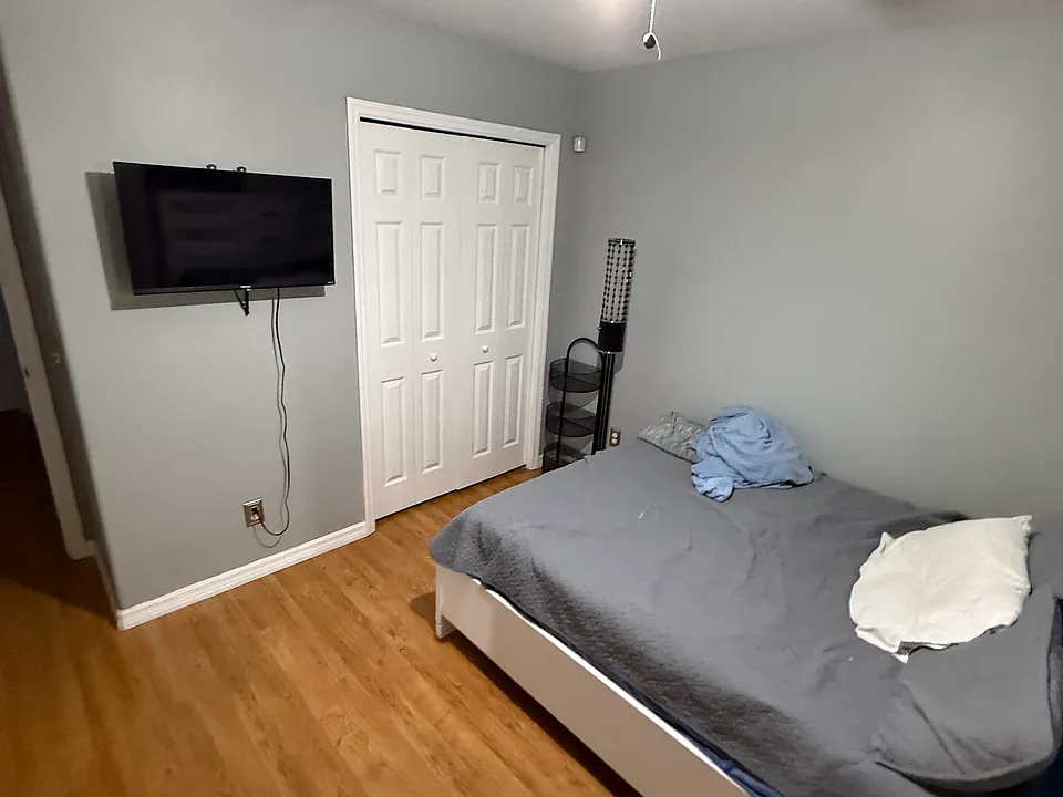 2408 50th Dr E