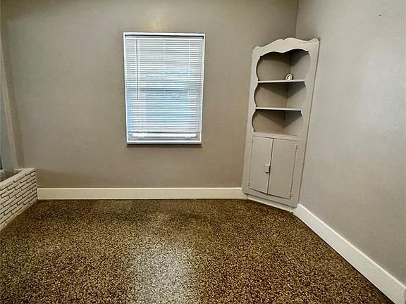 5th image of 1030 SW 28th St #A