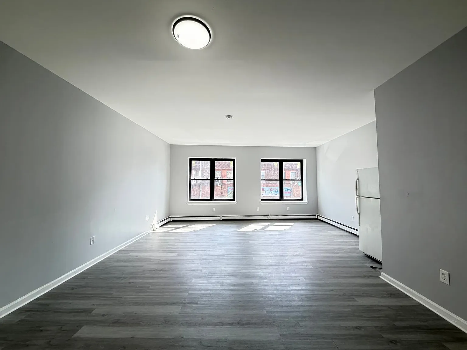 2 bed, 800 sqft, $2,300 — Photo 4
