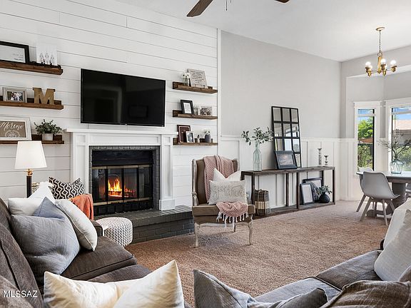 4th image of 2641 W Bensbrook Pl