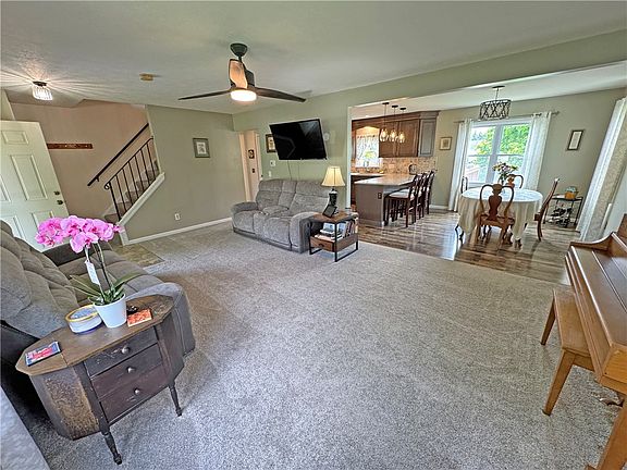 5th image of 391 Farrell Rd
