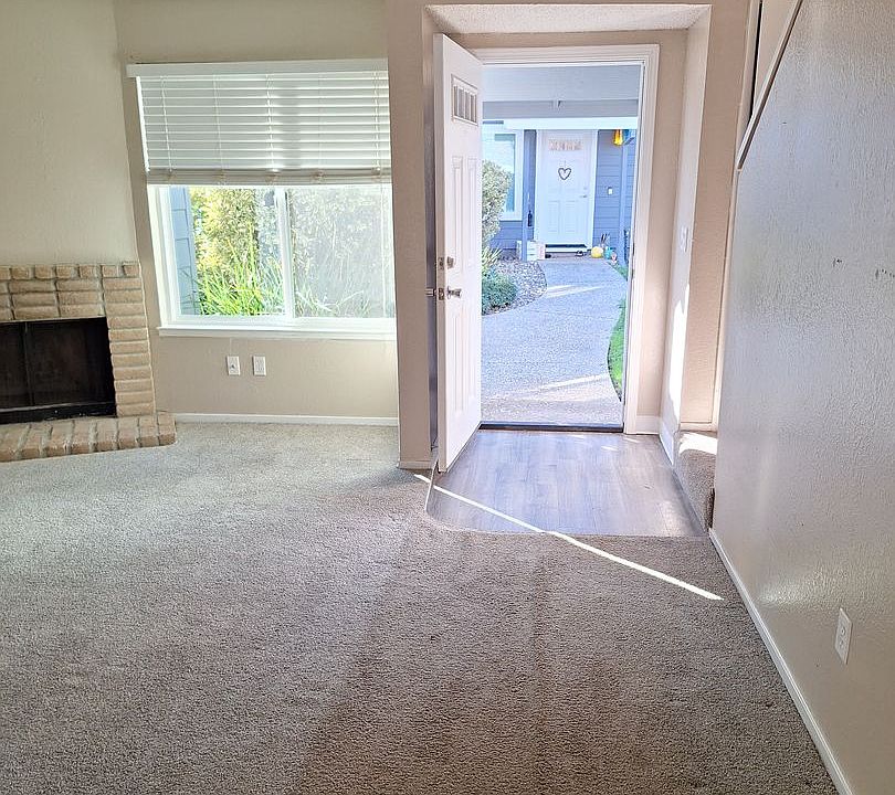 1st image of 2587 Greenwood Ln APT 4