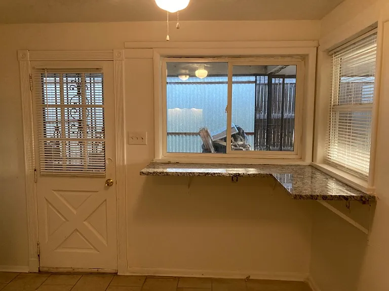 248 S King St — Photo 13