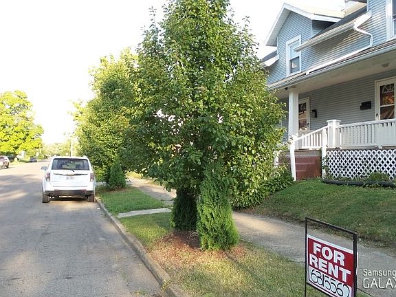 side parking W Southern Ave - more off-street parking along