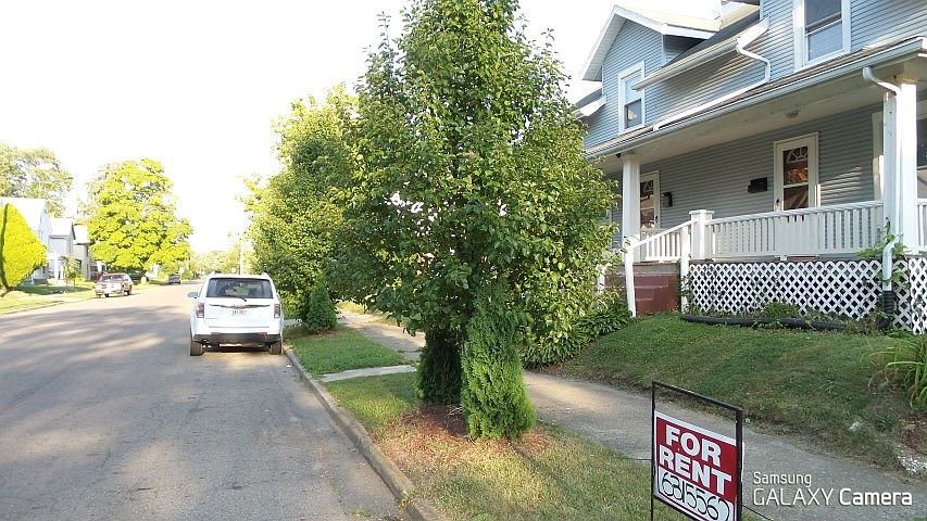 side parking W Southern Ave - more off-street parking along