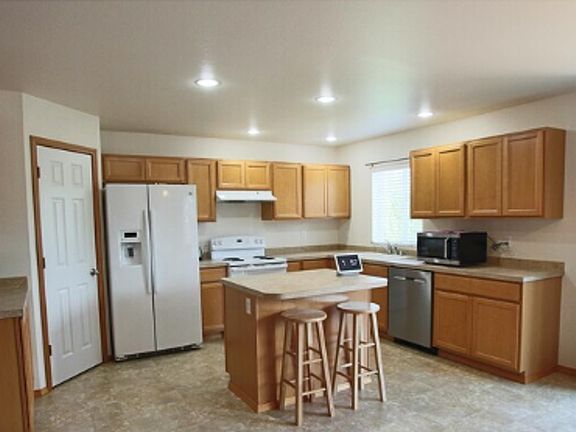 4th image of 5502 Glenmore Village Dr SE