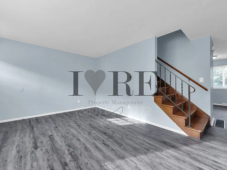870 N Meadows Ct #F — Photo 7