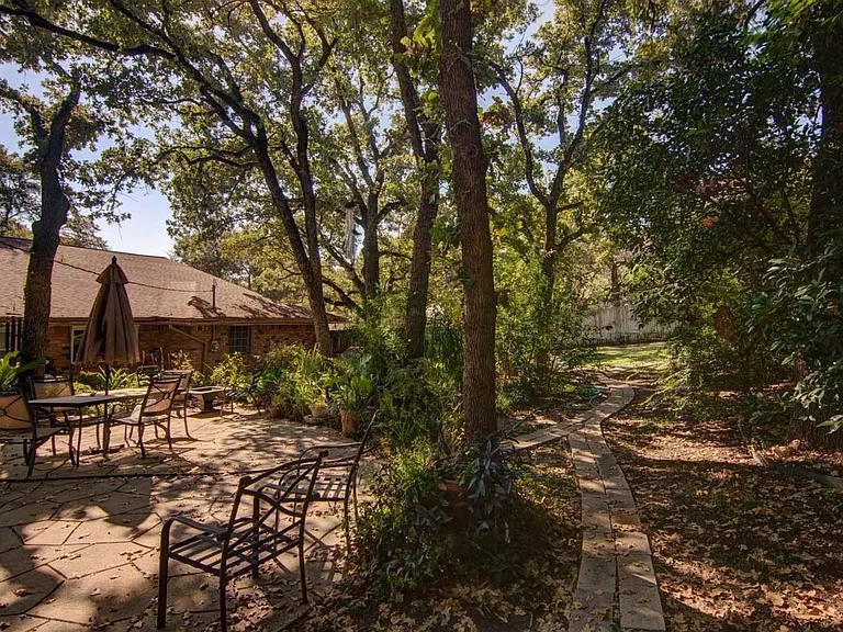 1202 Tanglewood Trl — Photo 17