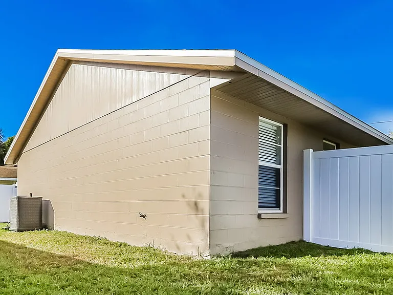 11730 Lynn Brook Cir — Photo 16