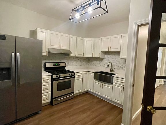 2nd image of 162 Nelson Ave #1