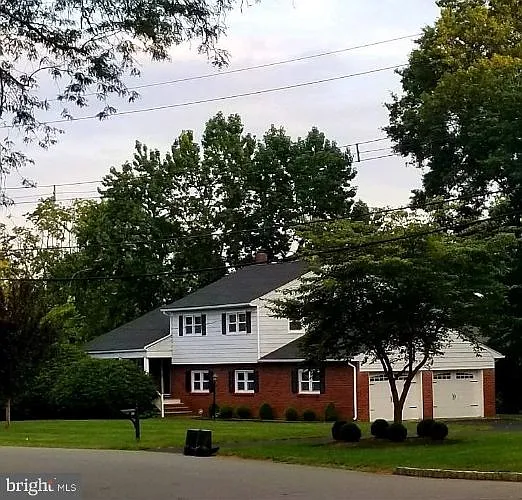 12 Shady Brook Ln photo 1