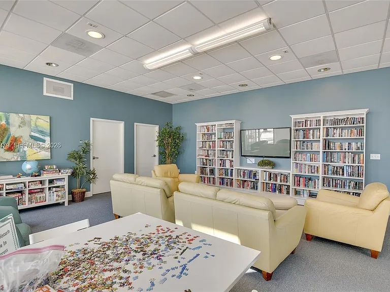 231 Riverside Dr #510 — Photo 46