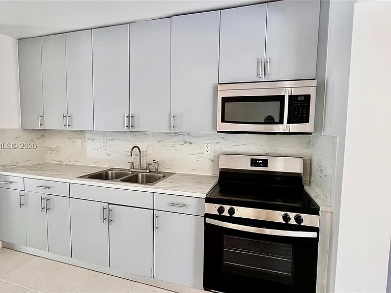 6193 SW 48th Ct #6193 — Photo 9