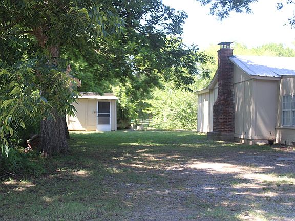 3rd image of 31313 E 685th Ln