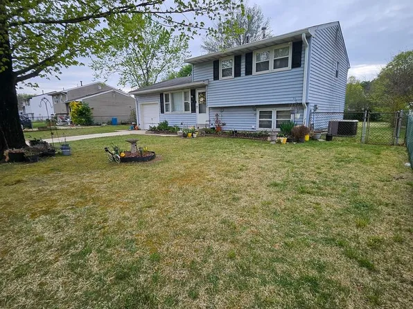 570 Bradford Dr, Vineland, NJ 08360