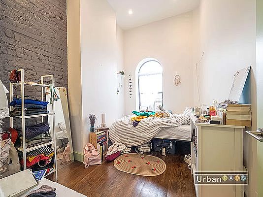 5th image of 688 Jefferson Ave #4R