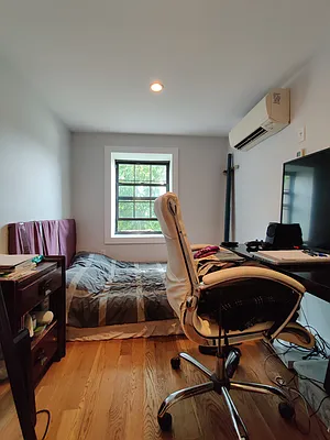 Rented by Signature Property Realty | media 16