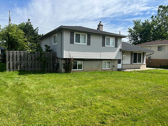 2nd image of 17230 Robert St