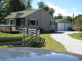 6017 Edison Dr, Cedar Falls, IA 50613