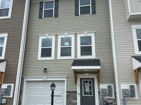 69 Trotting Rd, Inwood, WV