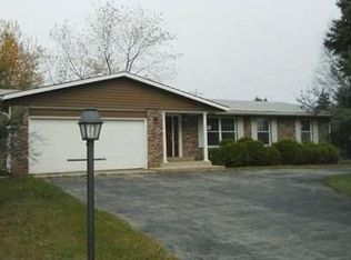 3204 Sherwood Forest Dr, Spring Grove, IL 60081