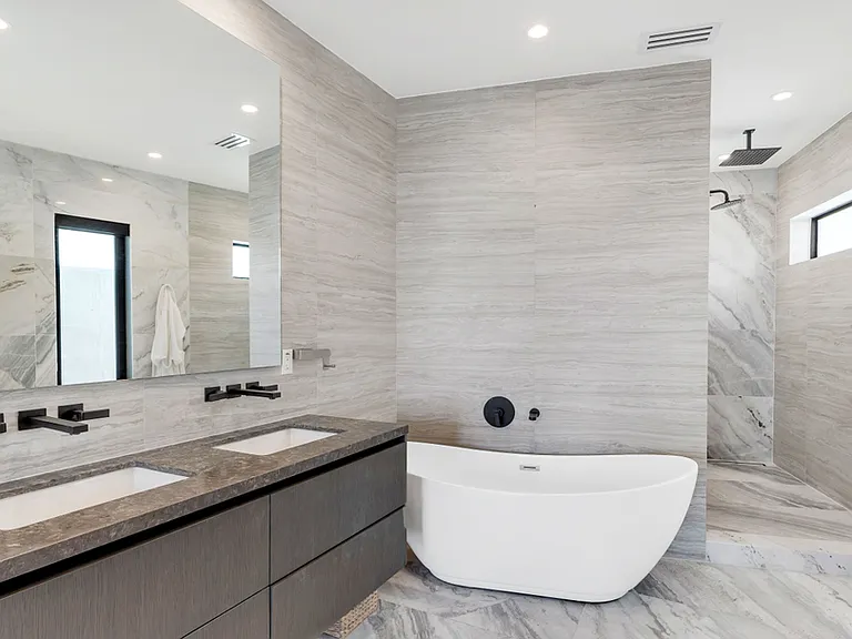 2021 Davies Way — Photo 16