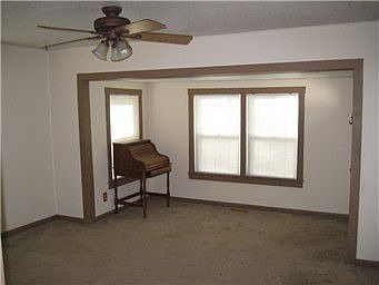 4th image of 515 15th St SE