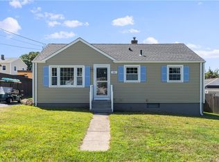 30 Bayshore Dr, New London, CT 06320