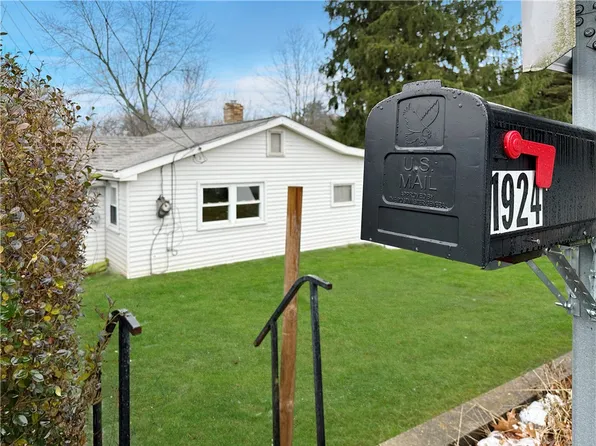 1924 Cherry Aly, Monaca, PA 15061