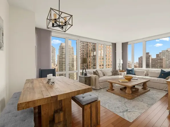 250 East 53rd Street image 1 of 14