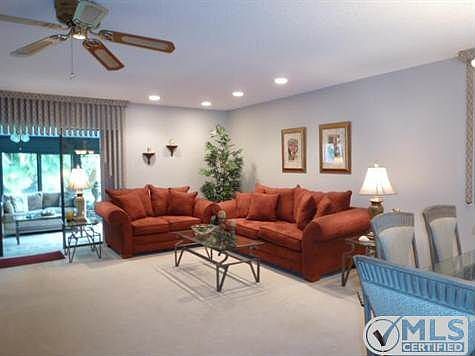 2nd image of 5067 Mirror Lakes Blvd