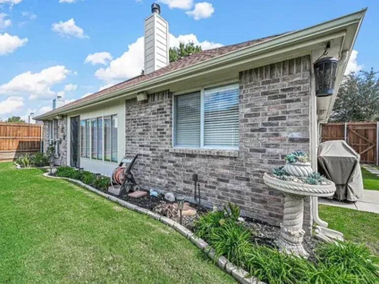 117 E Forestwood Dr — Photo 4