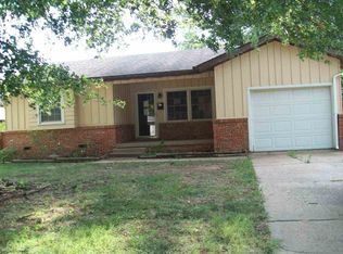 1708 Potomac Dr, Ponca City, OK 74601