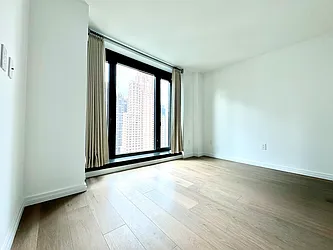 Rented by LEVEN Real Estate