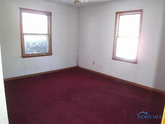 3rd image of 325 E Barnes Ave