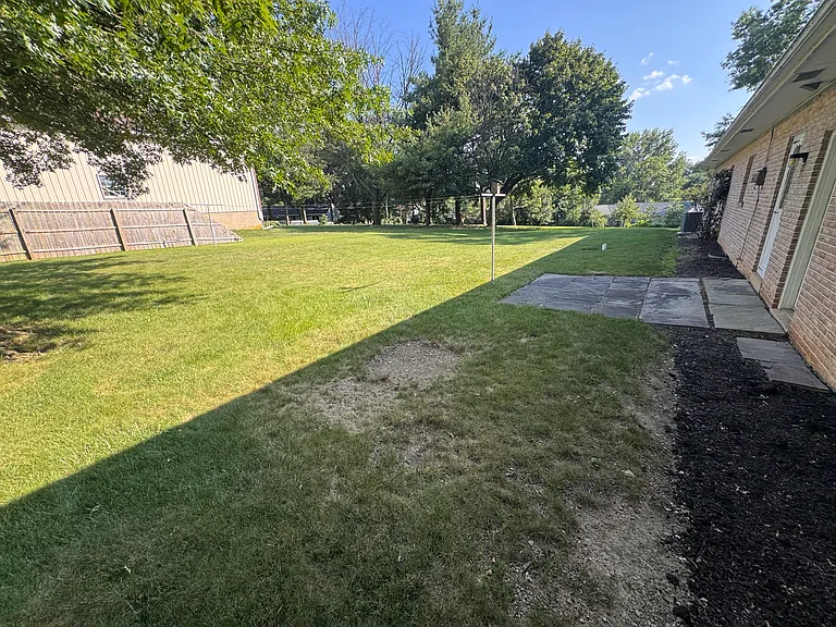 1136 Lexington Rd — Photo 21
