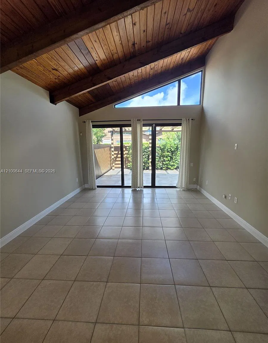 Killian Pines Townhouses — Photo 3