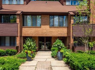 25 Stanley St, West Hartford, CT 06107