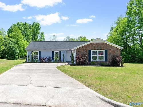 105 Whisperbrook Cir Photo 1