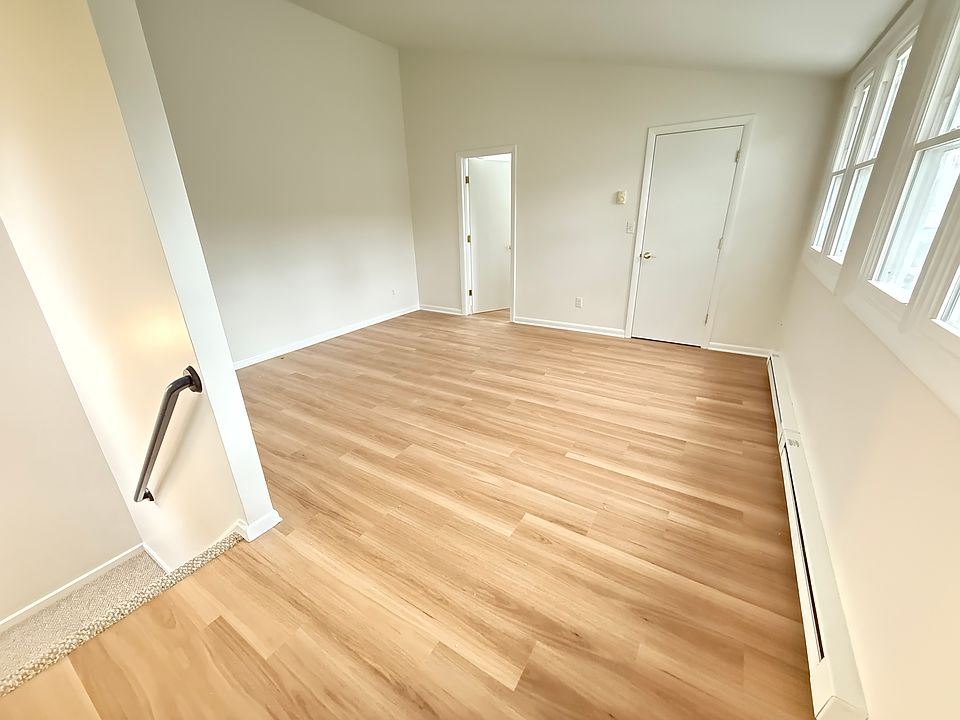 Upstairs loft bedroom
