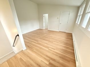 34 Wall St, Madison, CT 06443