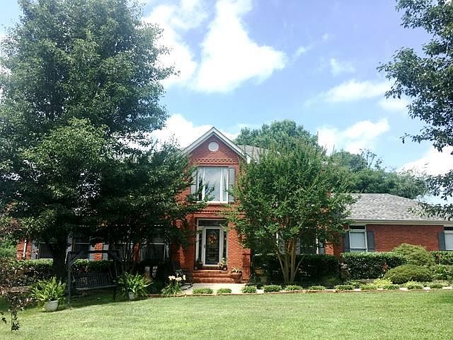 1st image of 300 Kings Pointe Ln
