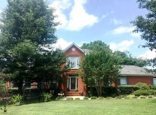 300 Kings Pointe Ln, McMinnville, TN 37110