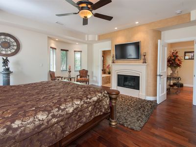 22031 Martinez St, Woodland Hills, CA, 91364