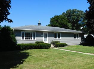 215 N Maple St, Waterman, IL 60556