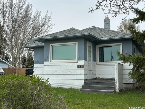 316 4th Avenue W, Watrous, SK S0K 4T0