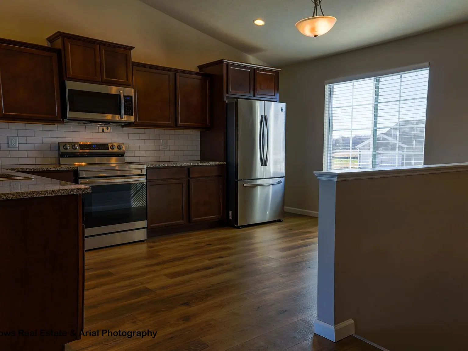 3 bed, 2060 sqft, $2,400 — Photo 3