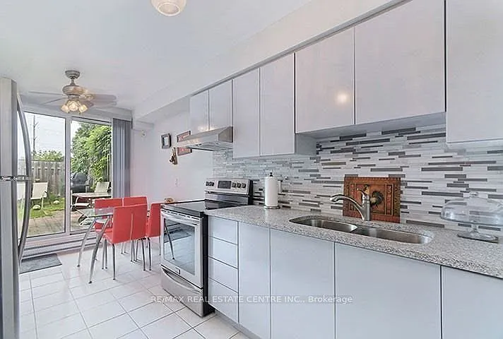 4 bed, $2,999 — Photo 4