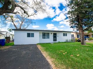 6820 SW 10th St, Hollywood, FL 33023