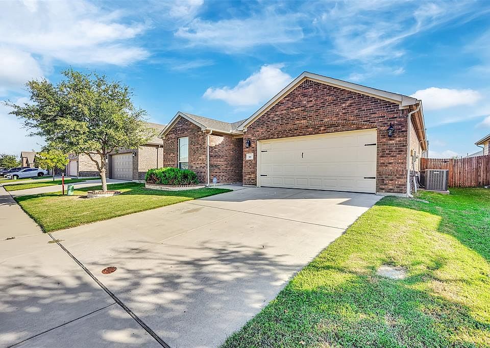 1st image of 309 Emerald Creek Dr #309